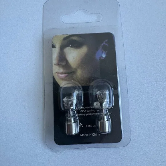 Platube CZ Light-Up Earrings – LED Stud Earrings – New in Package - Picture 1 of 3